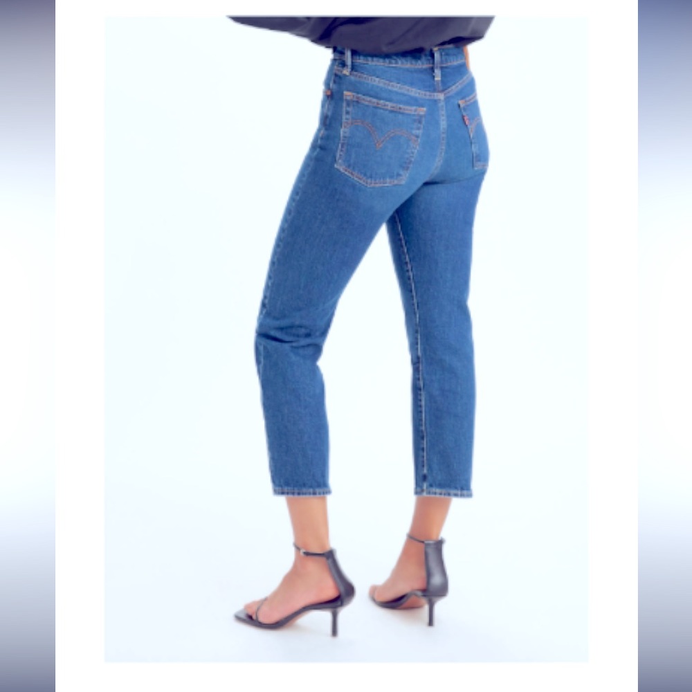Levi Wedgie Button Fly Crop